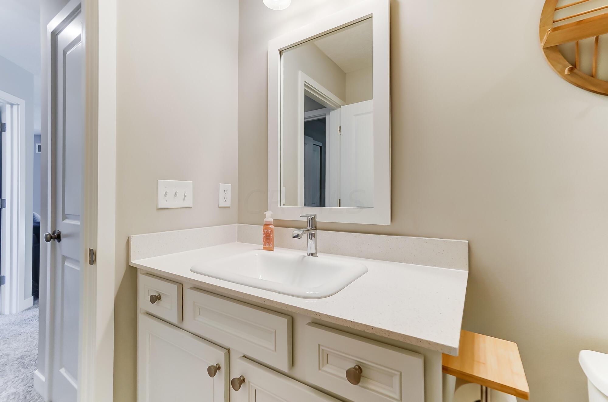 411 Oakland Hills Loop
