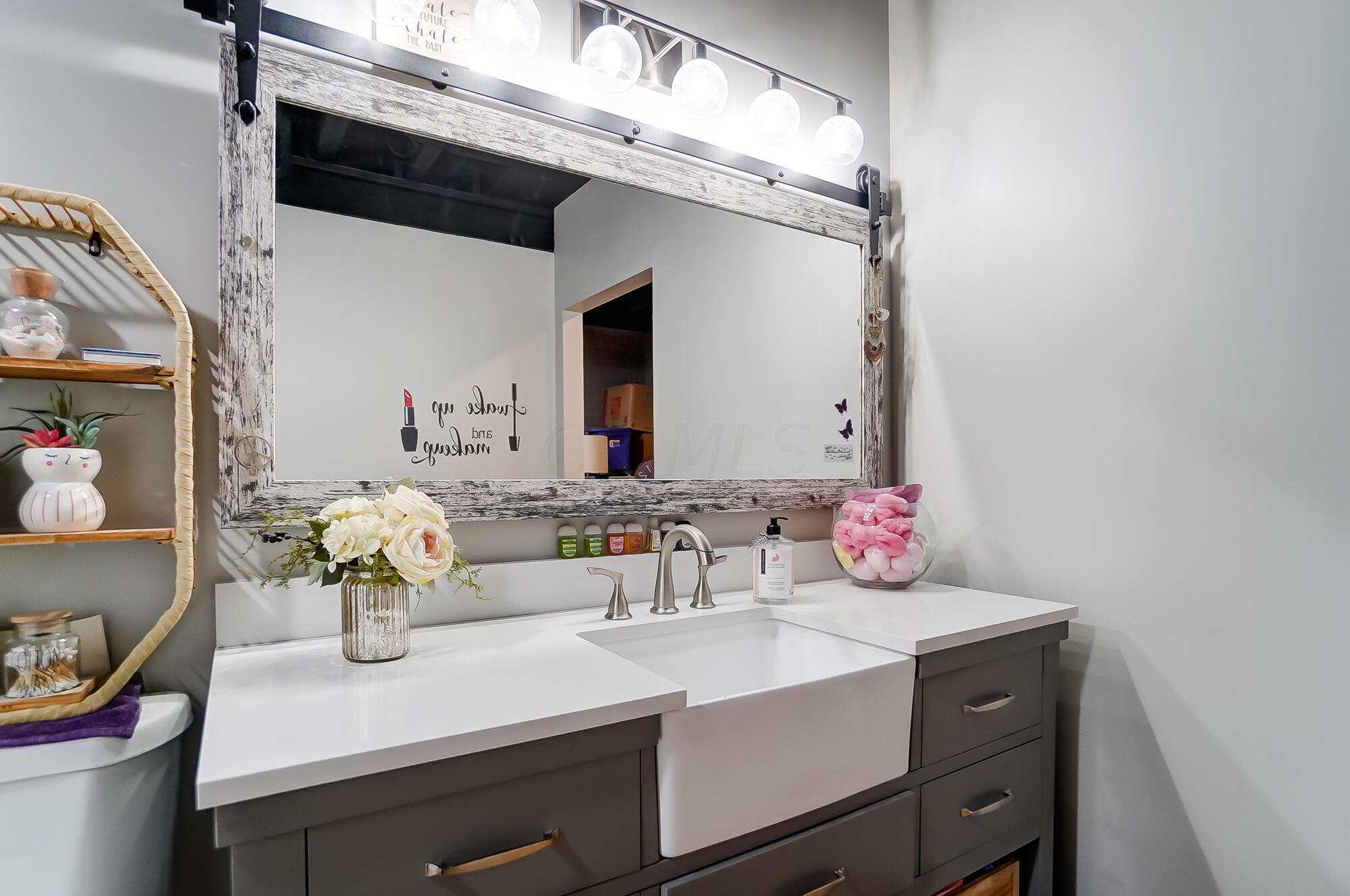411 Oakland Hills Loop