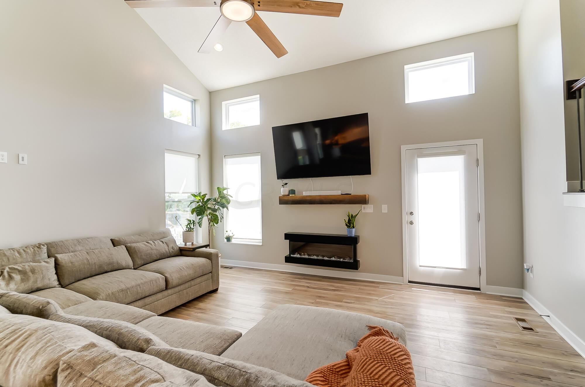 411 Oakland Hills Loop