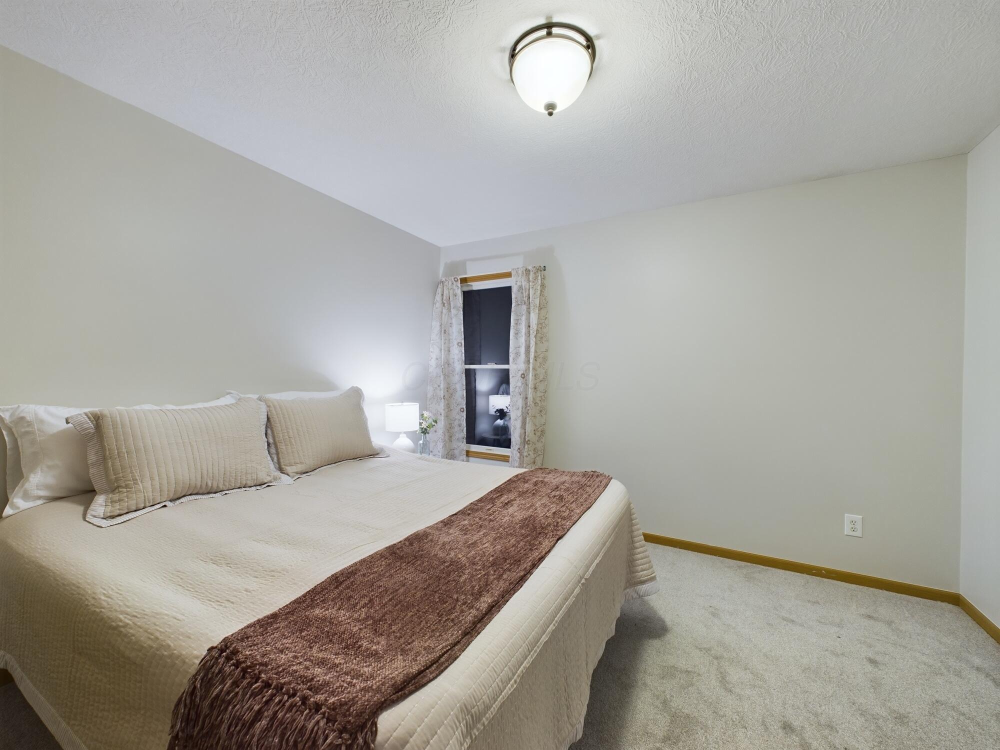 819 Corylus Drive SW