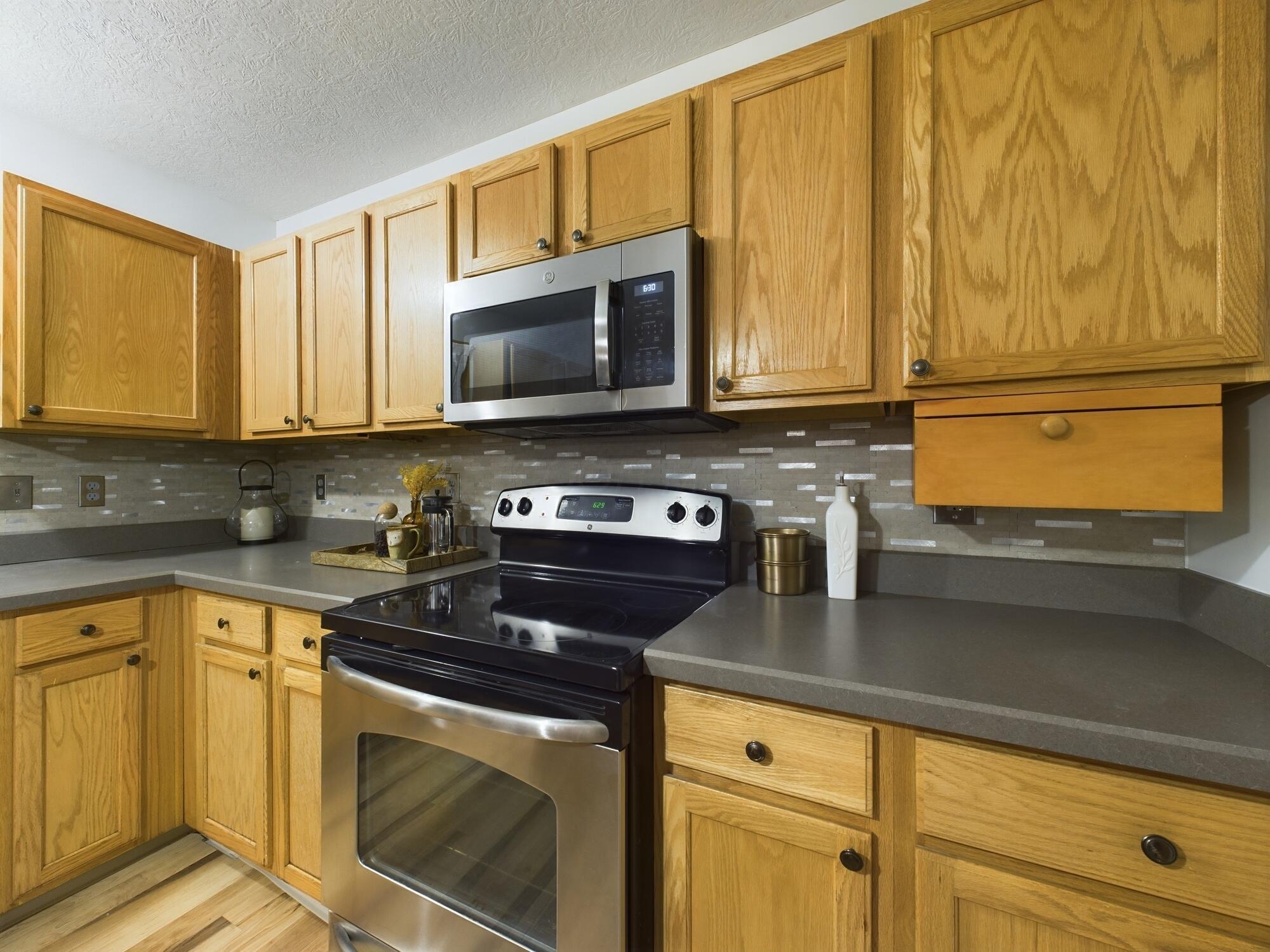 819 Corylus Drive SW