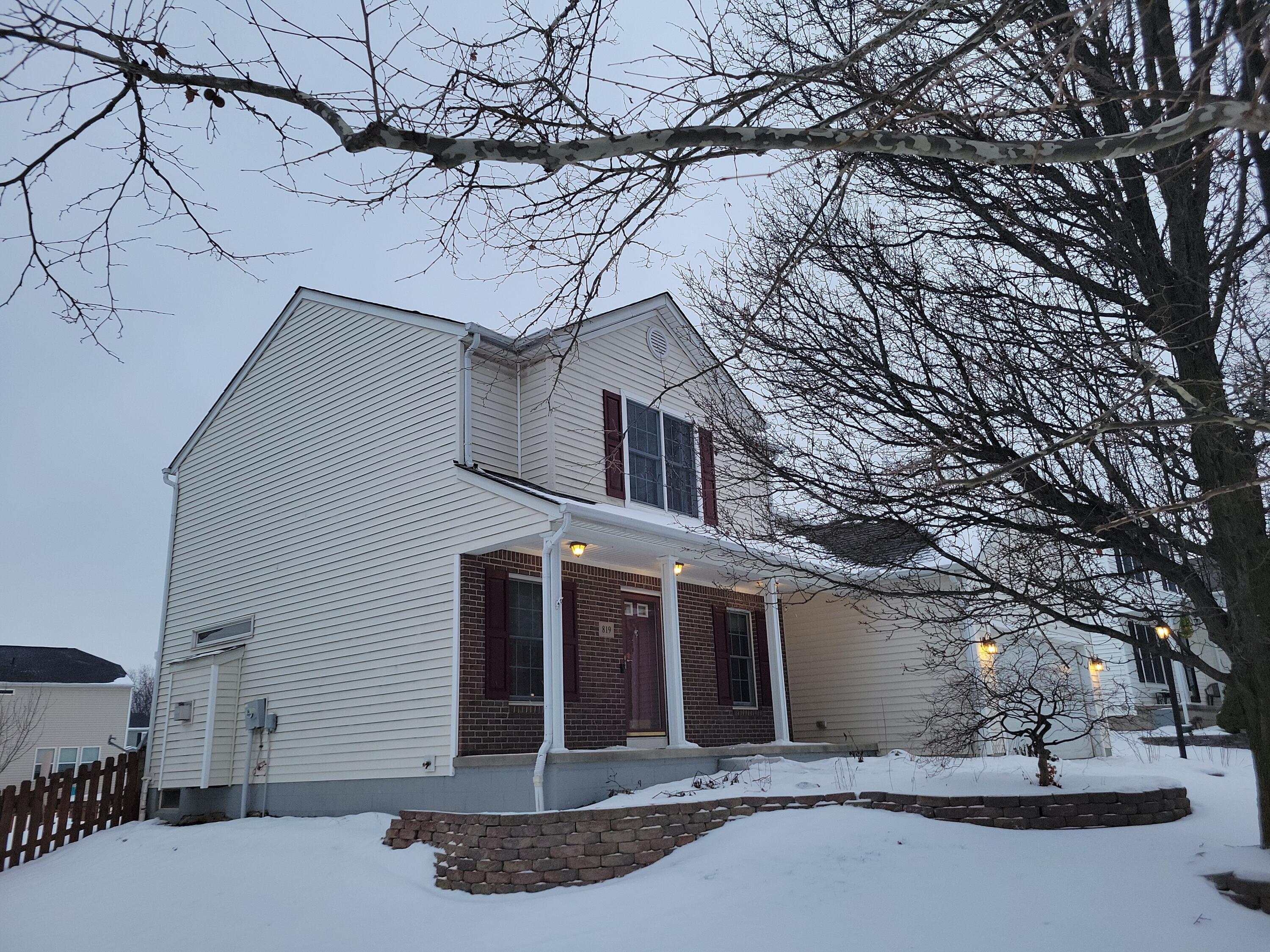 819 Corylus Drive SW