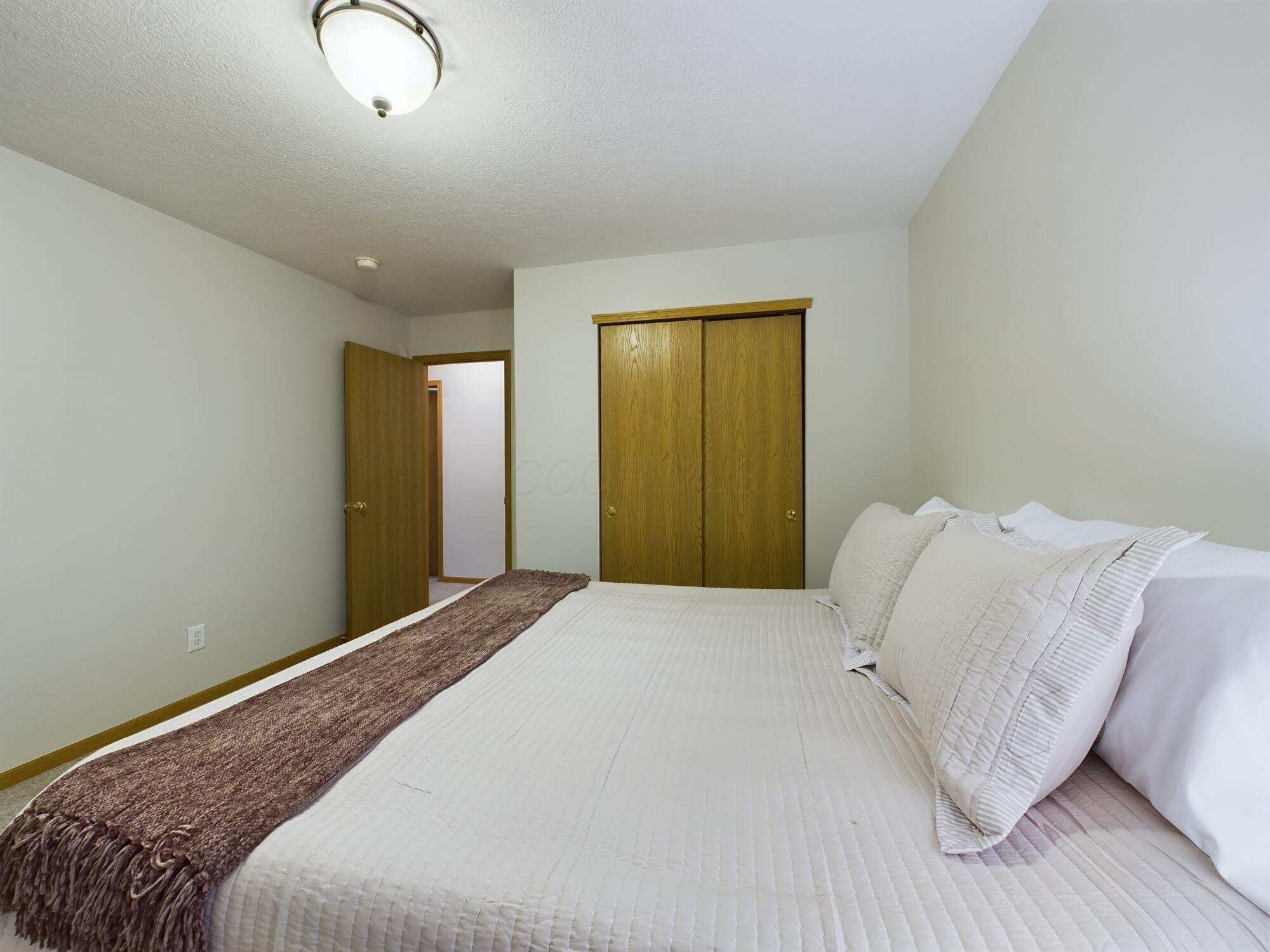 819 Corylus Drive SW