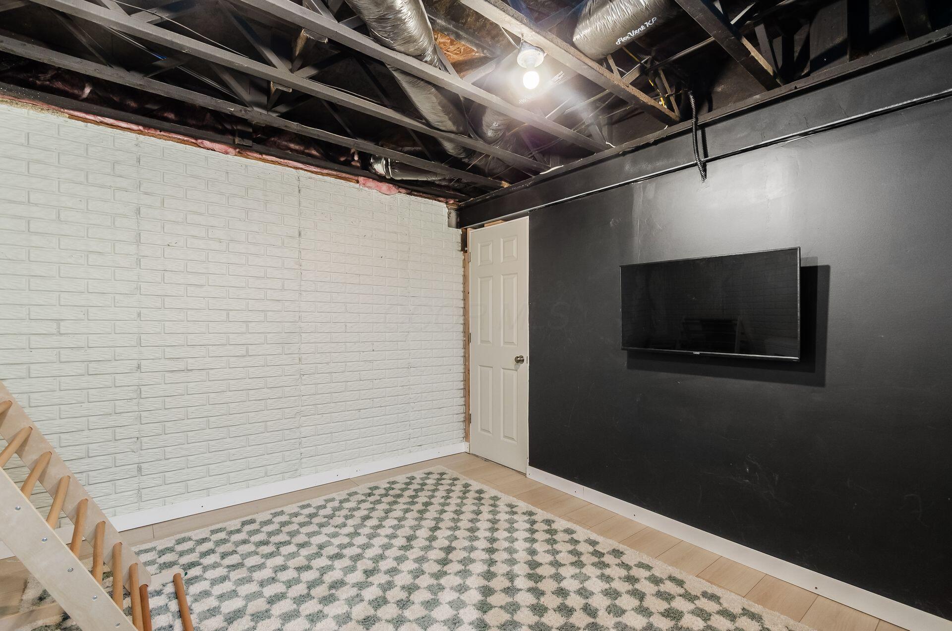 157 Chestnut Commons Drive, Commercial Point