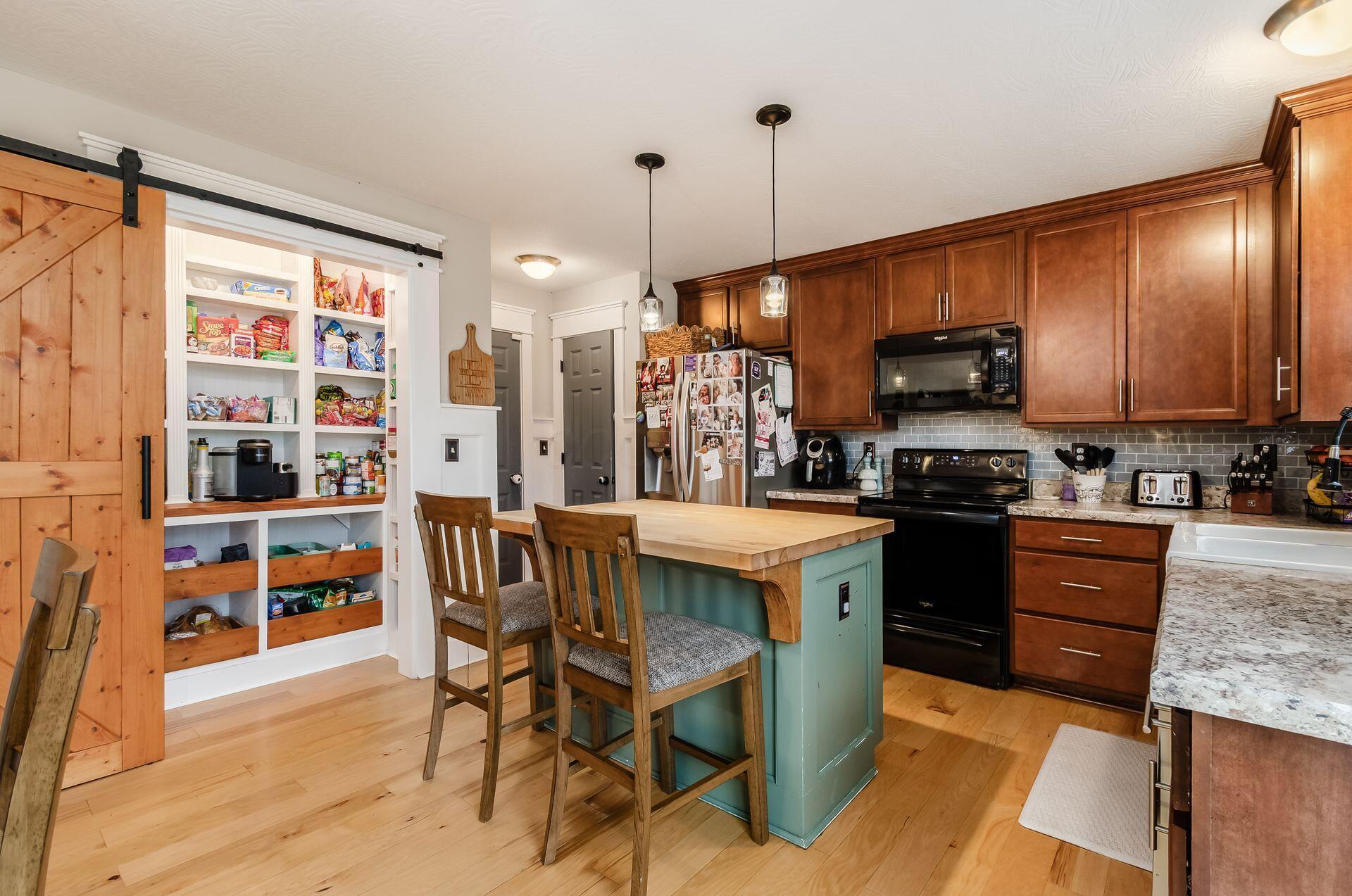 157 Chestnut Commons Drive, Commercial Point