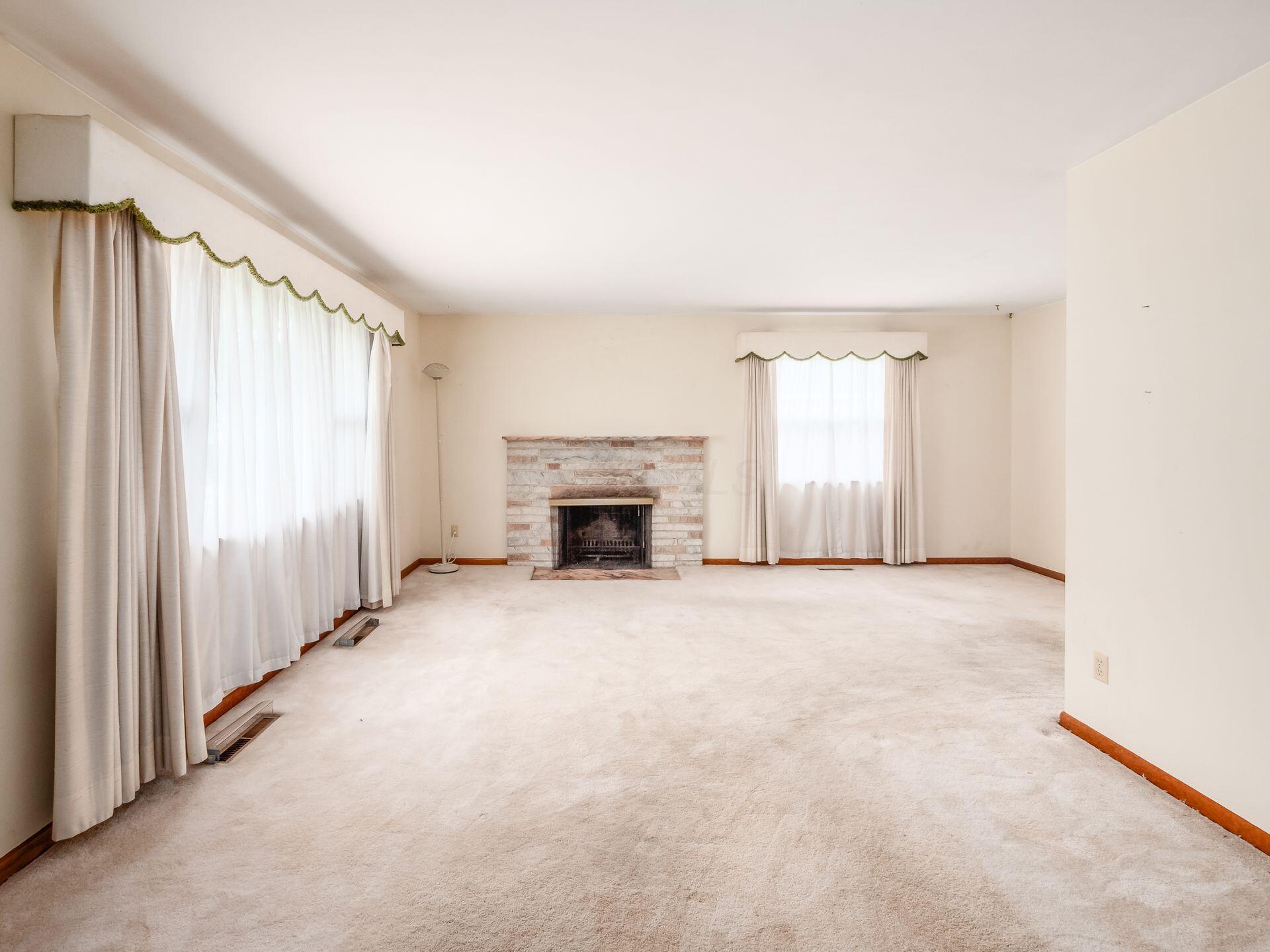 380 Topsfield Road
