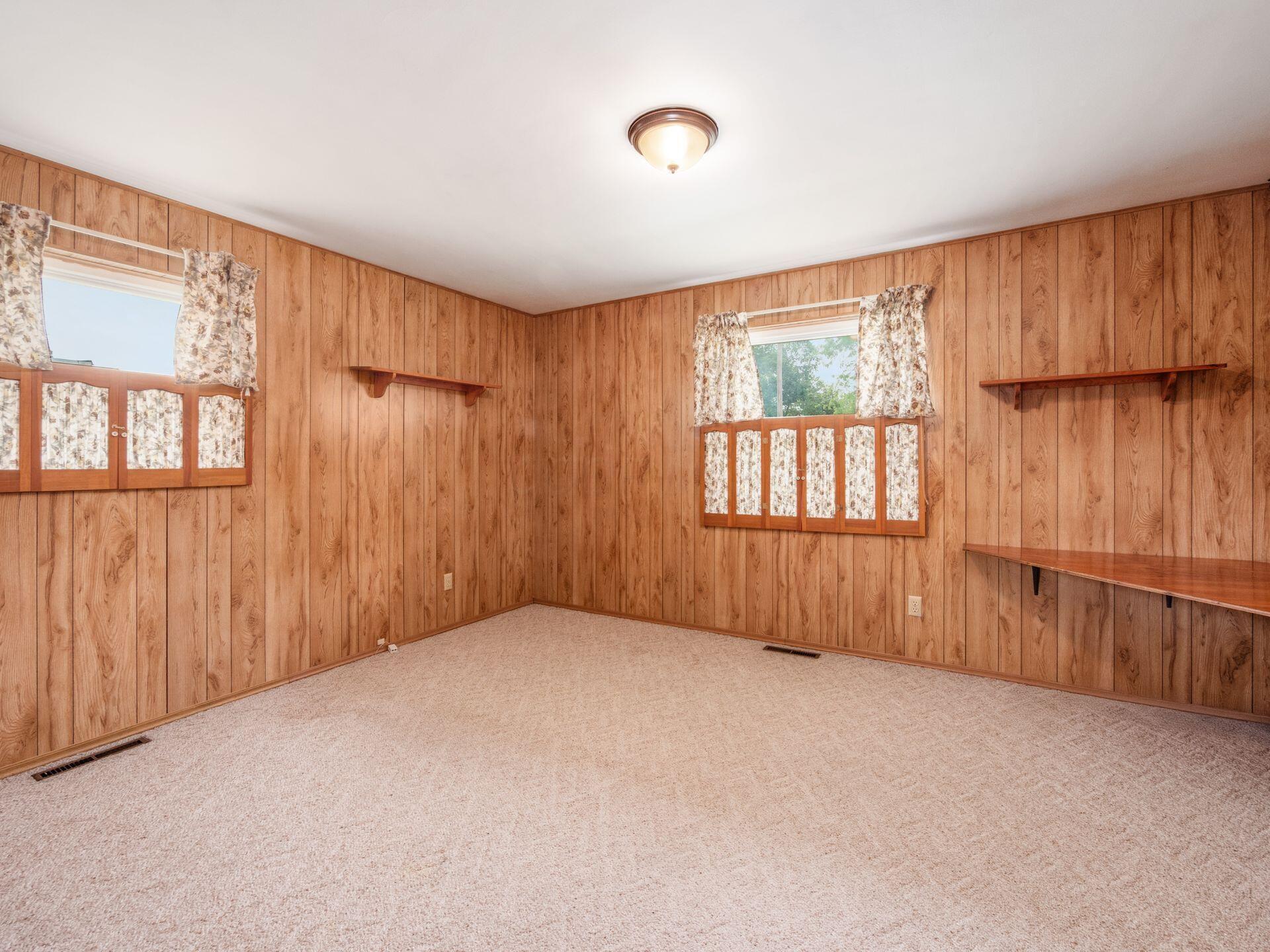 380 Topsfield Road