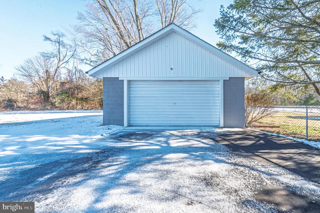 42 LEEDS POINT ROAD