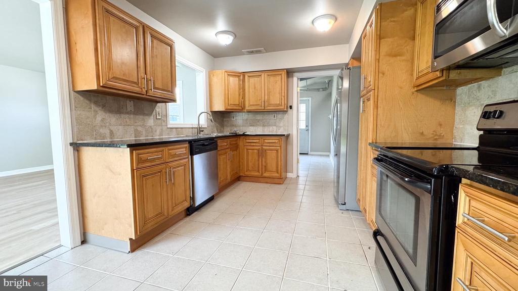 31 ENDERLY LANE