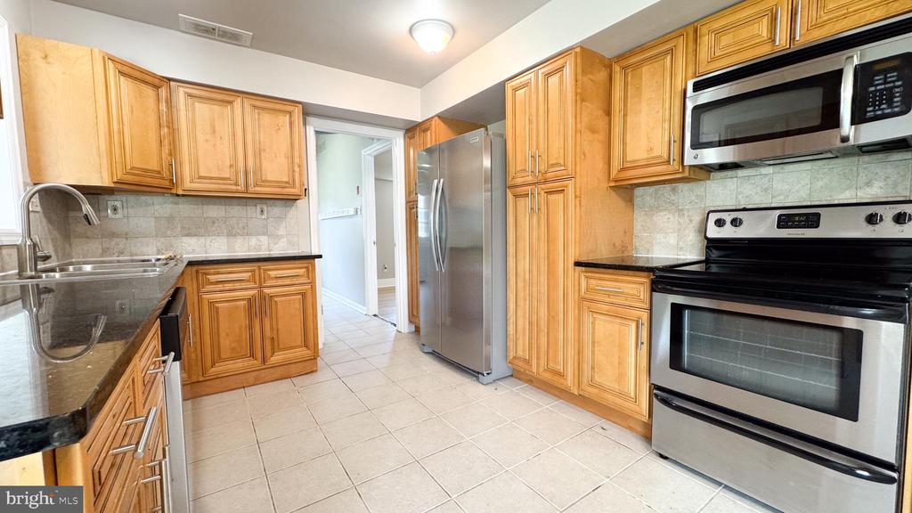 31 ENDERLY LANE