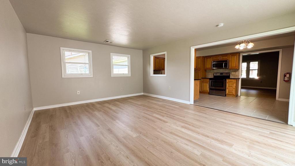 31 ENDERLY LANE
