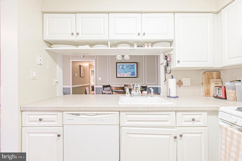 3607 SAXONY DRIVE