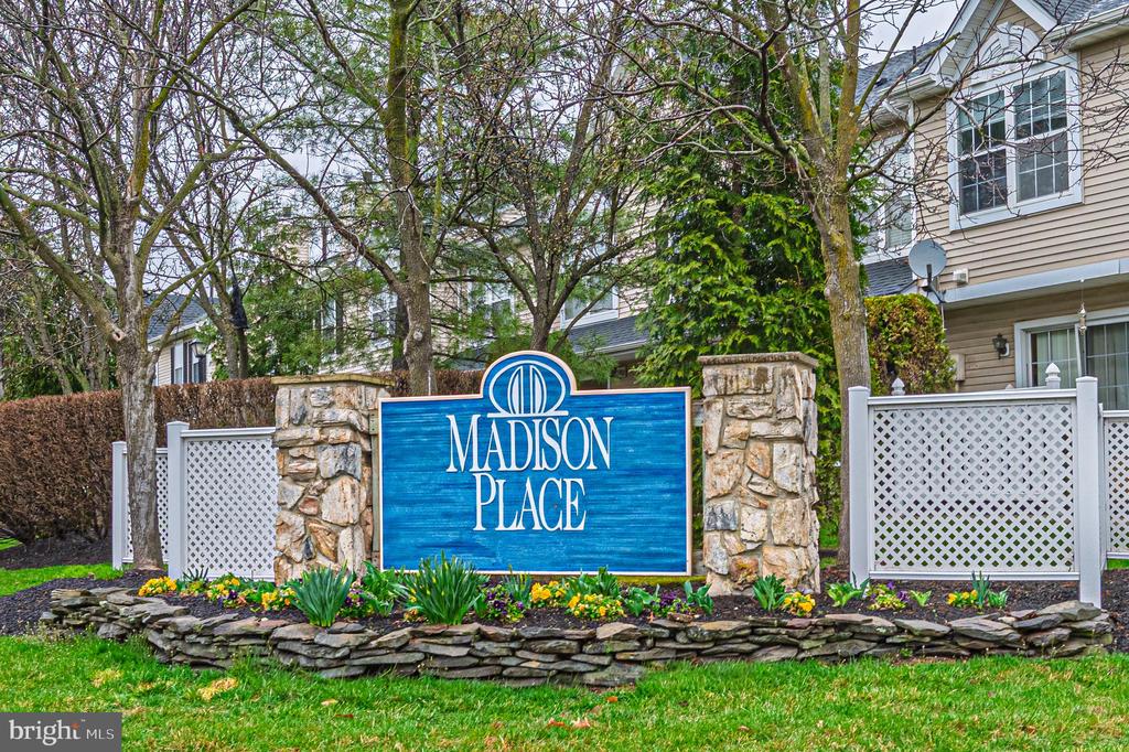 3607 SAXONY DRIVE