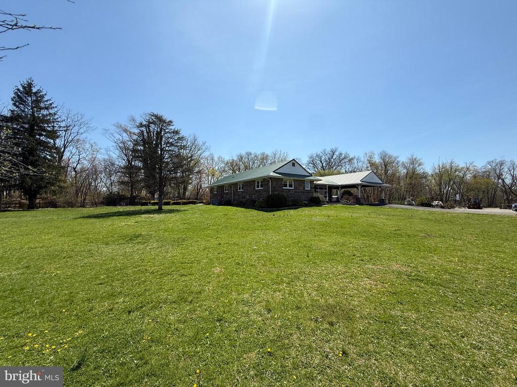 2360 MONMOUTH ROAD