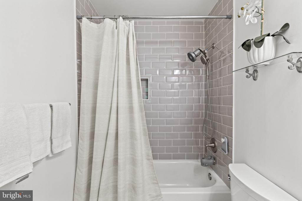 907 KINGS CROFT