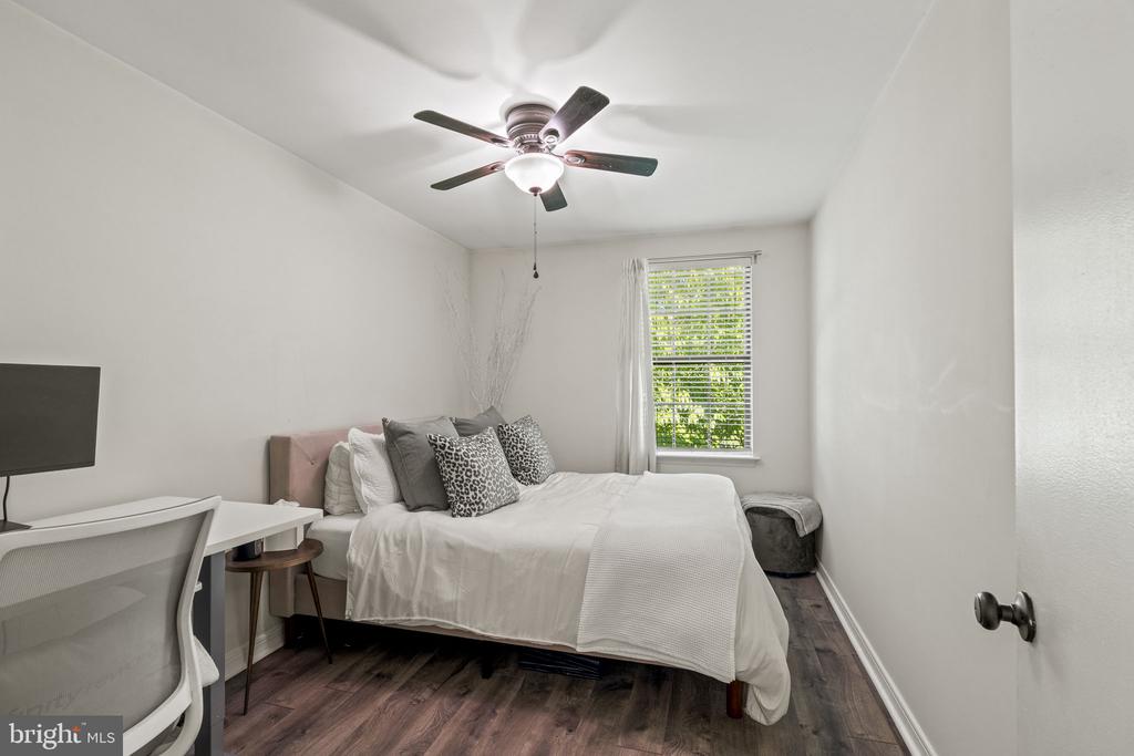 907 KINGS CROFT