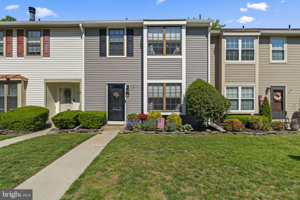907 KINGS CROFT