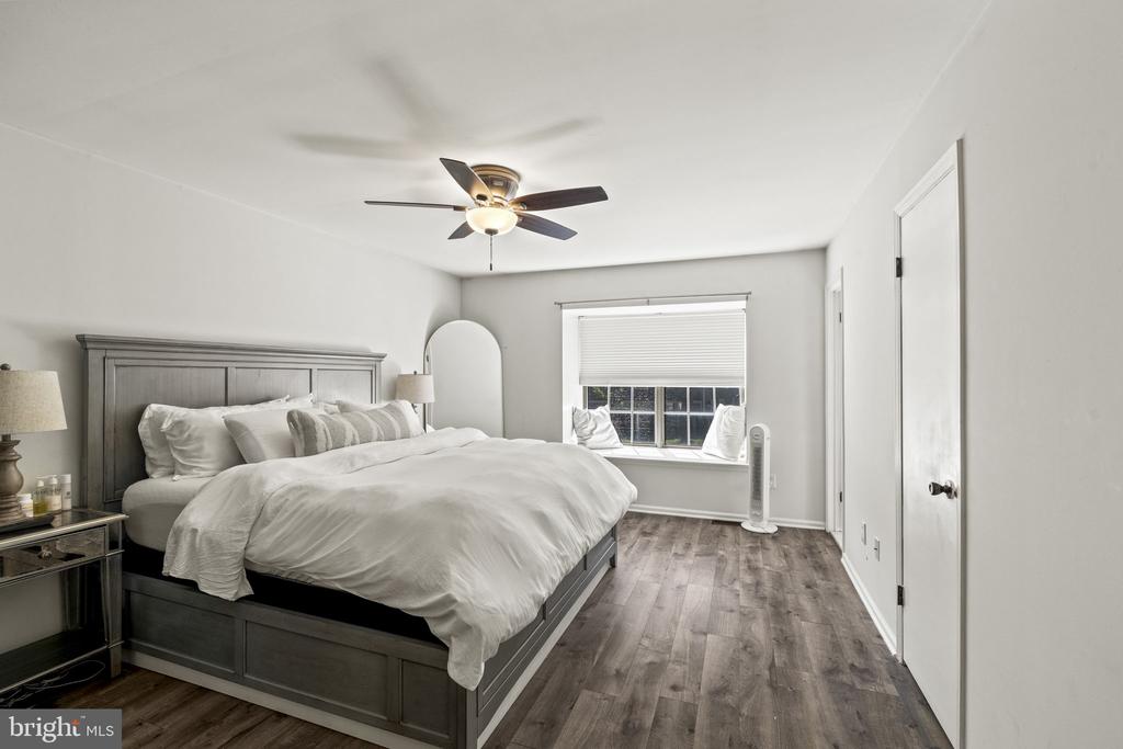 907 KINGS CROFT