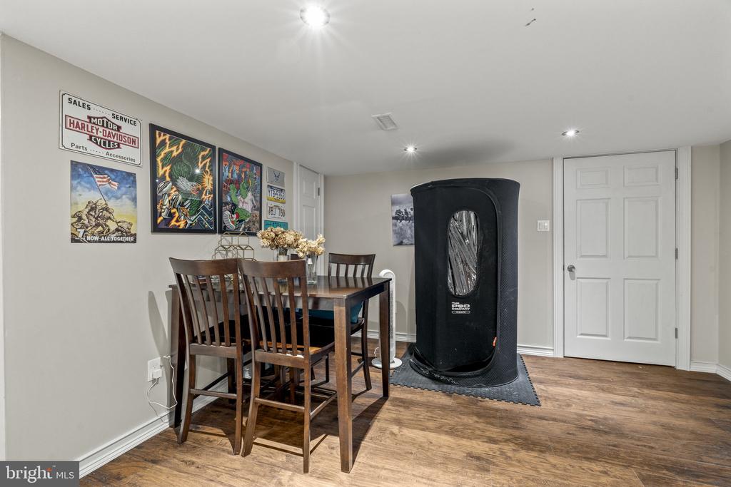 907 KINGS CROFT