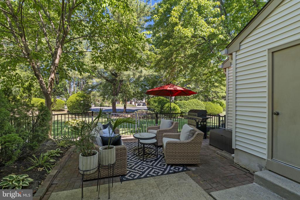 907 KINGS CROFT