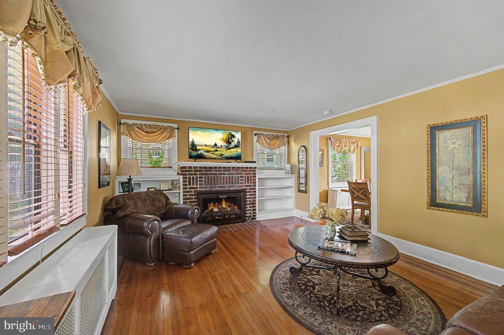 604 LEES AVENUE