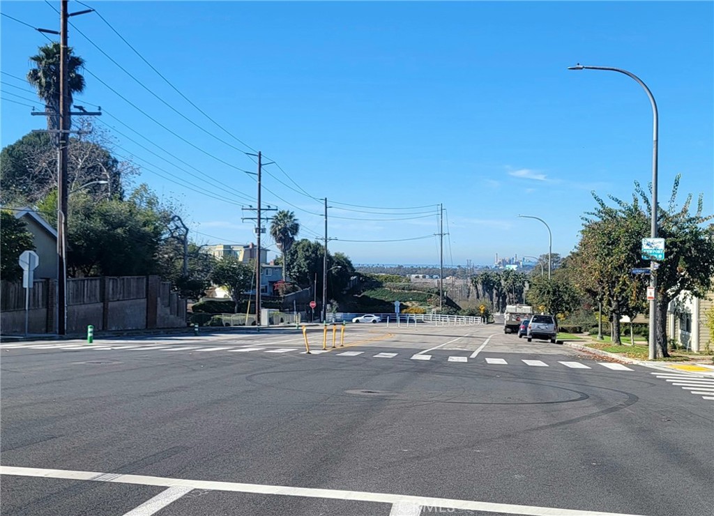 939 W 19th Street C3