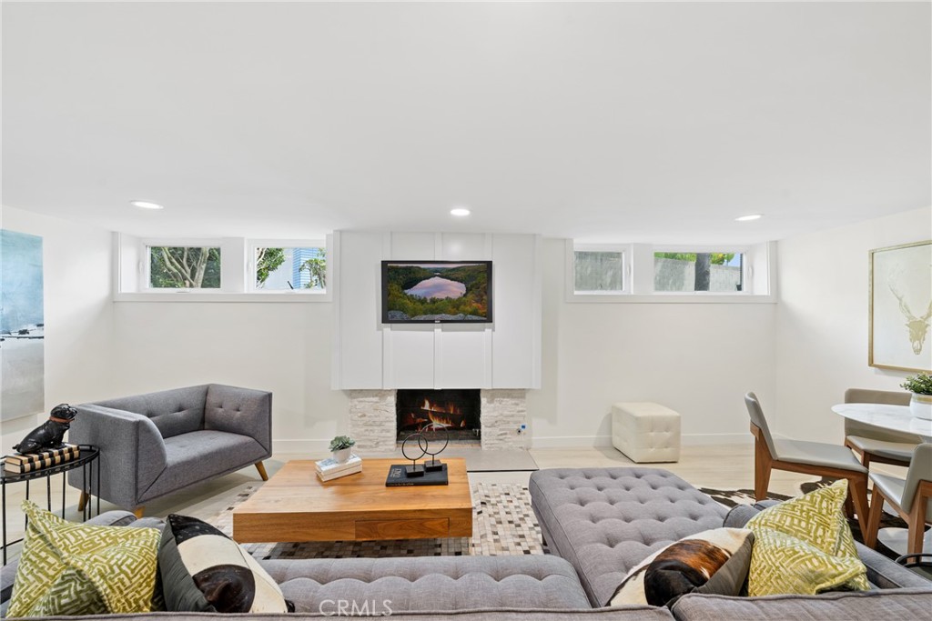 8182 Whitburn Circle