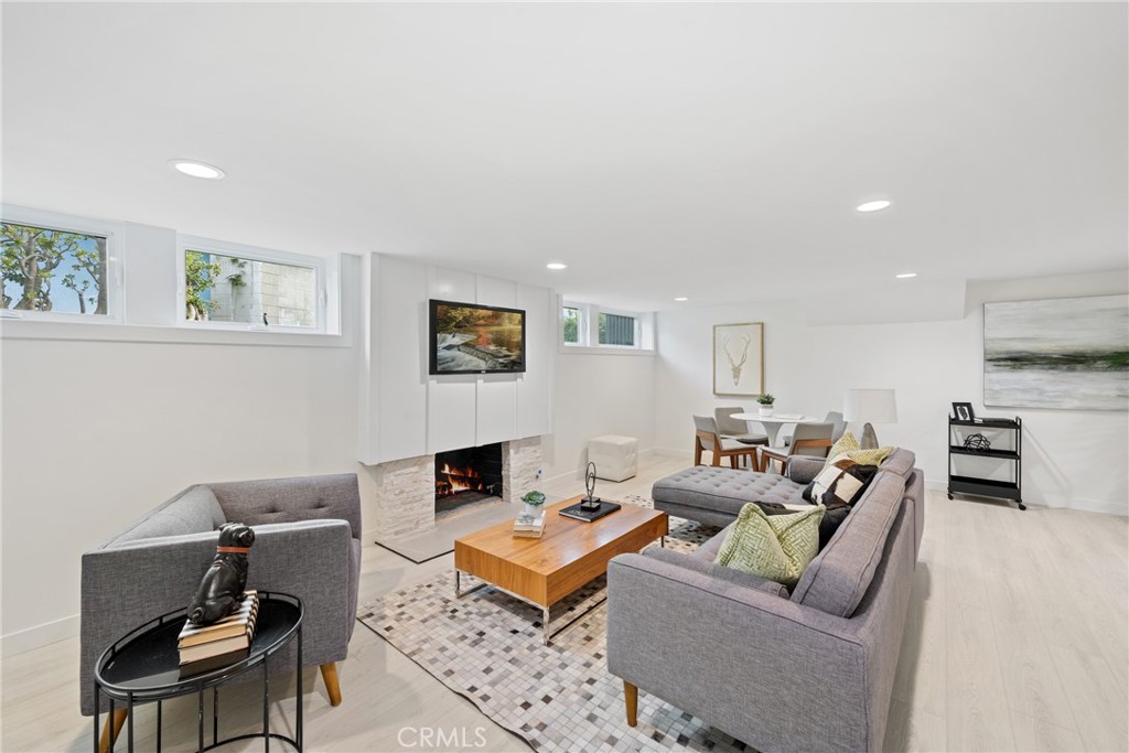 8182 Whitburn Circle