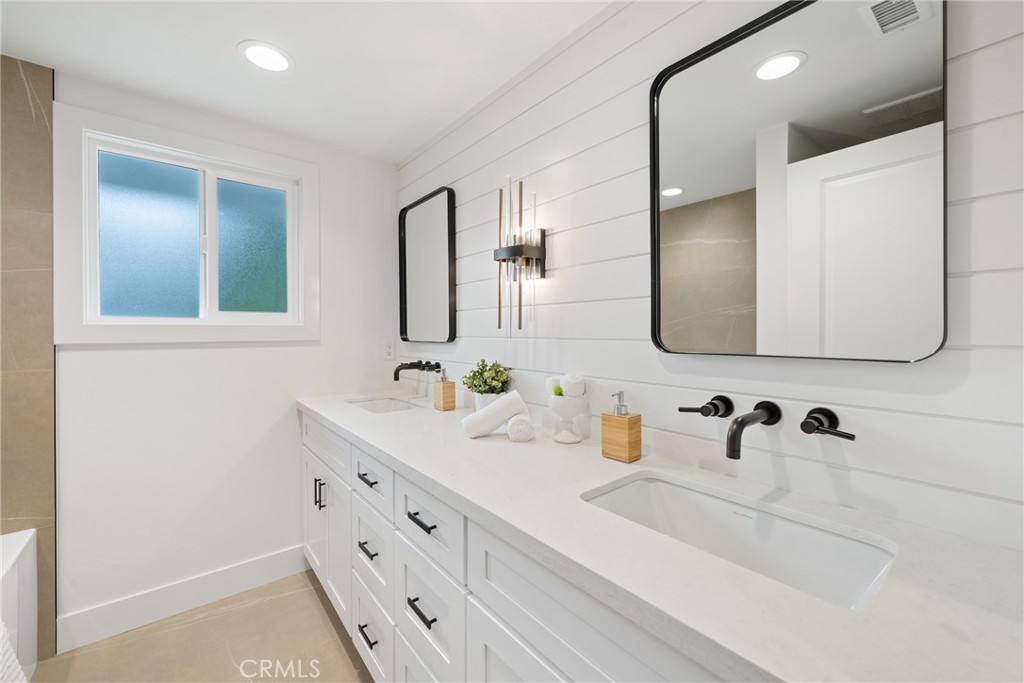 8182 Whitburn Circle