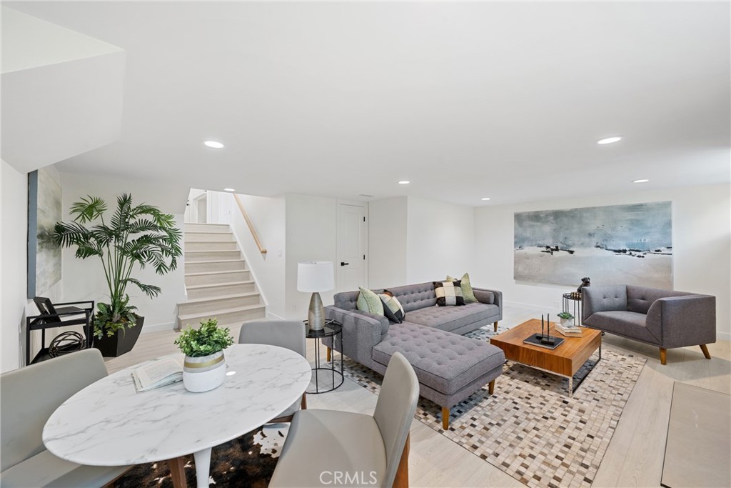 8182 Whitburn Circle