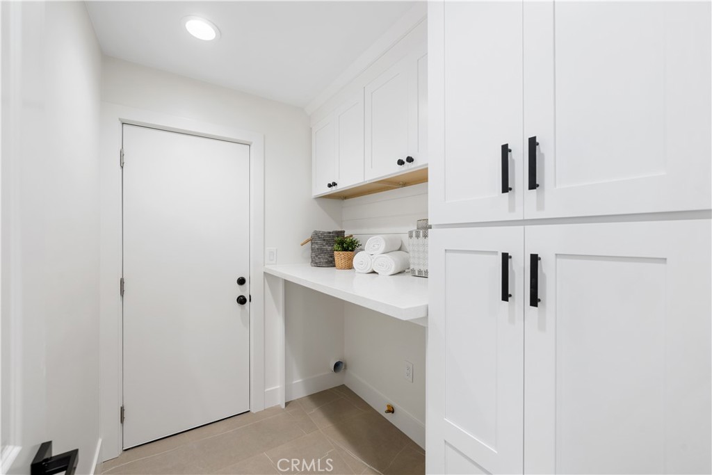 8182 Whitburn Circle