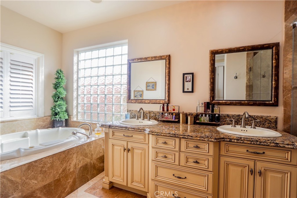 23180 Gray Fox Drive