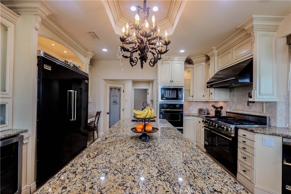 23180 Gray Fox Drive