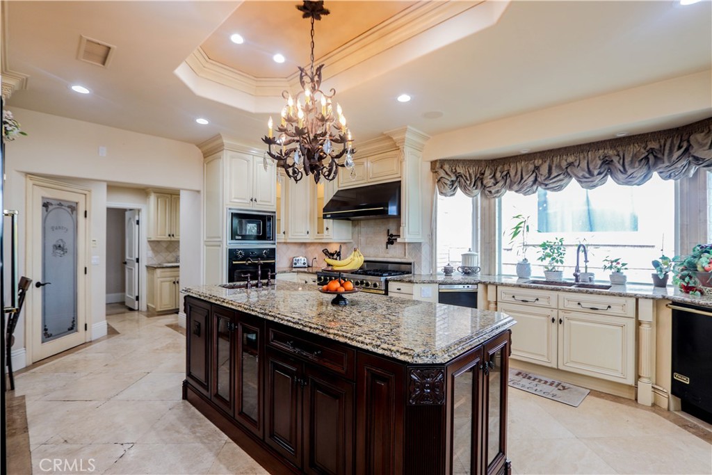 23180 Gray Fox Drive