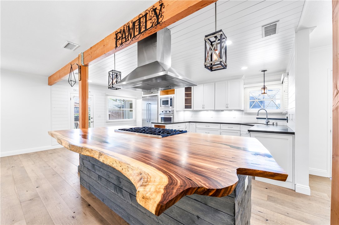 1281 La Colina Drive