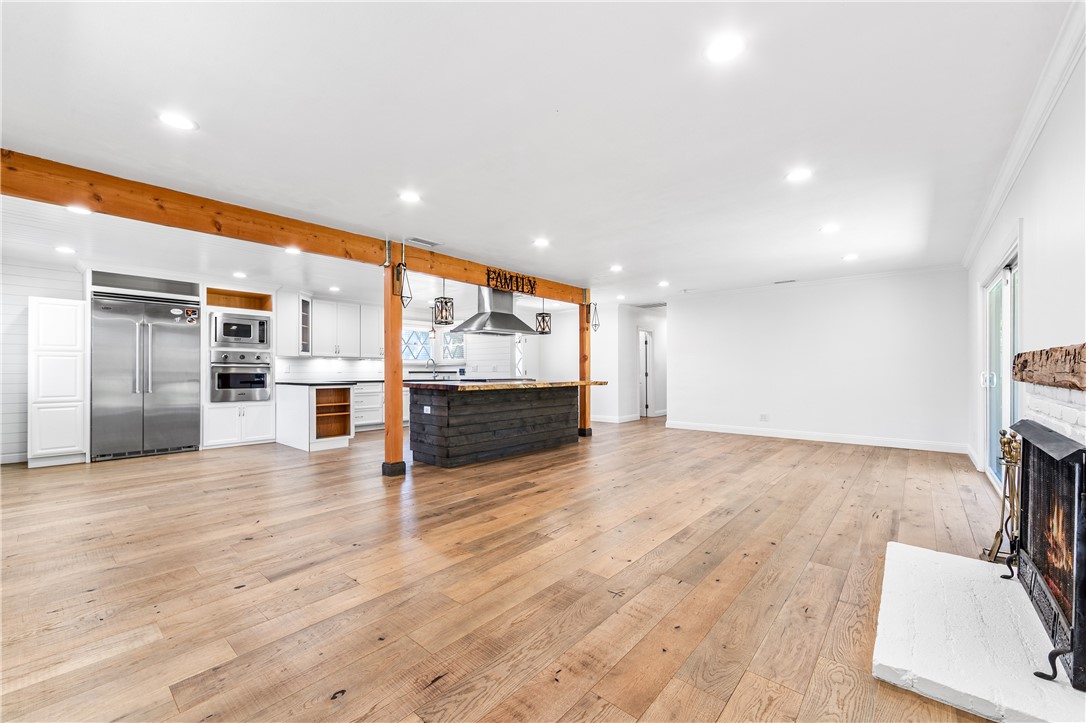 1281 La Colina Drive