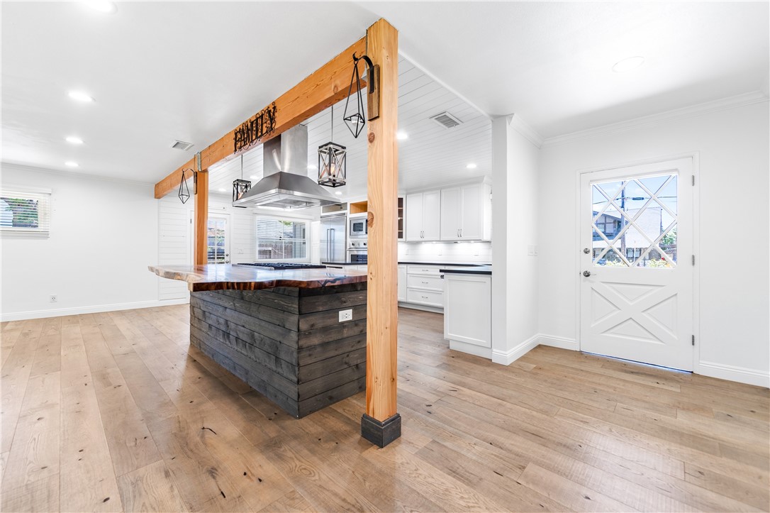 1281 La Colina Drive