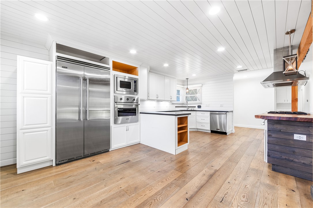 1281 La Colina Drive