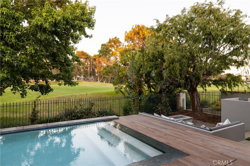 19466 Woodlands Drive