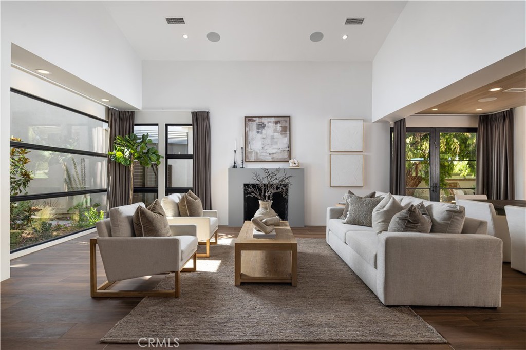 19466 Woodlands Drive