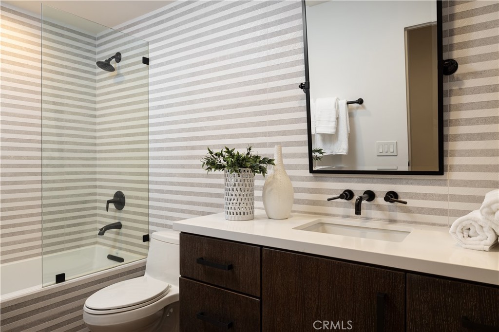 19466 Woodlands Drive