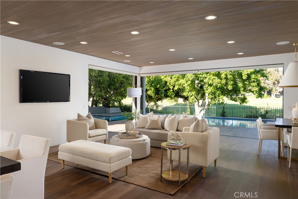 19466 Woodlands Drive