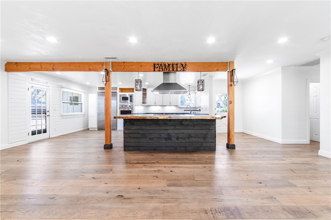 1281 La Colina Drive