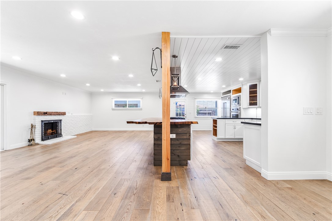 1281 La Colina Drive