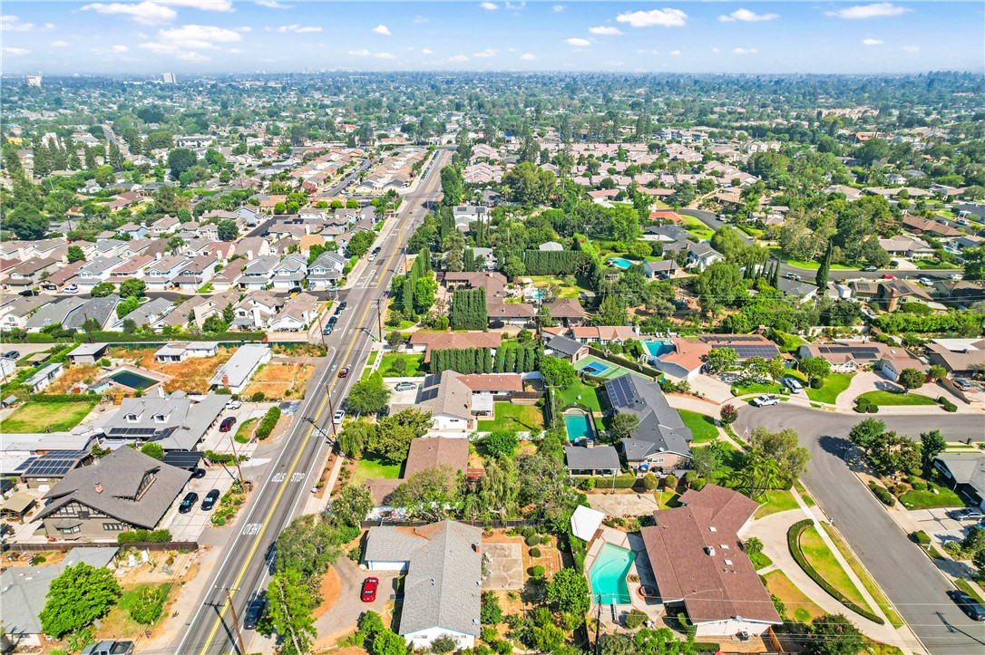 1281 La Colina Drive