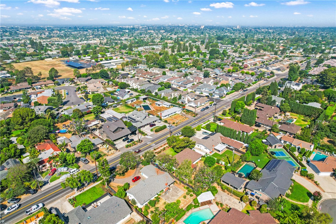1281 La Colina Drive