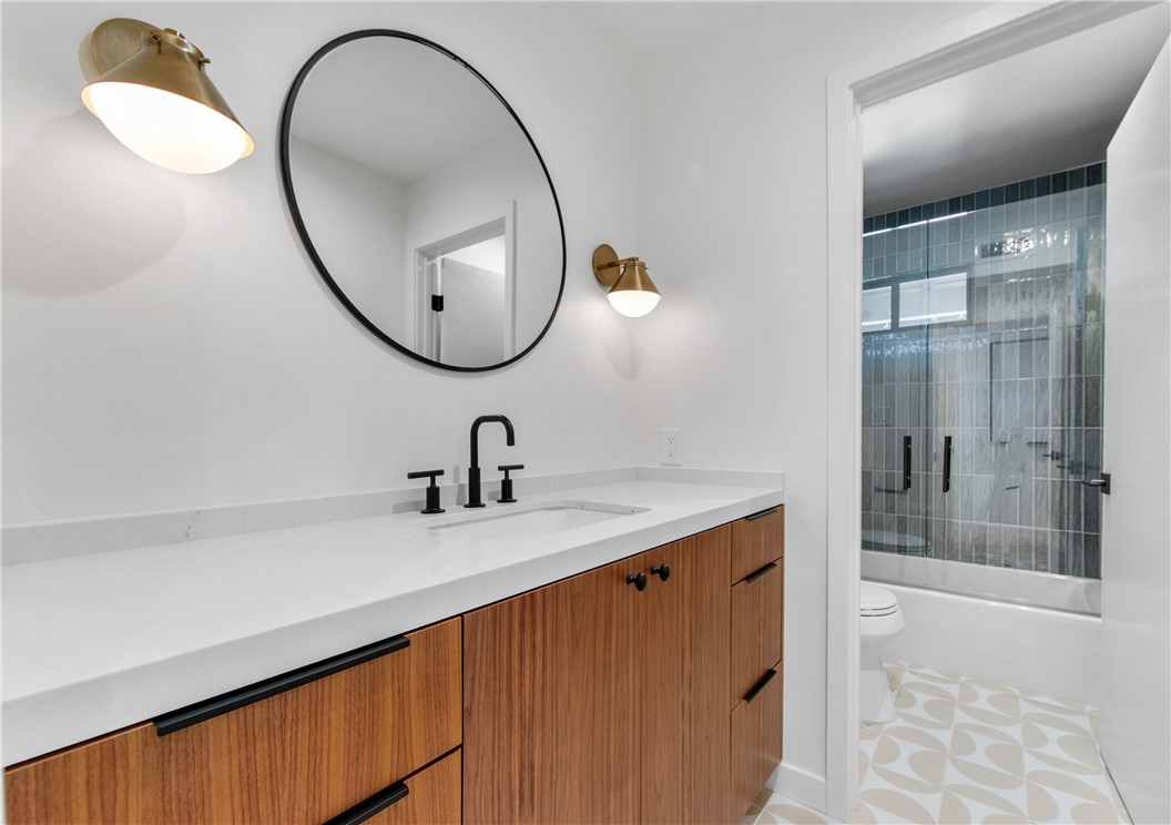 19321 Manor Point Circle