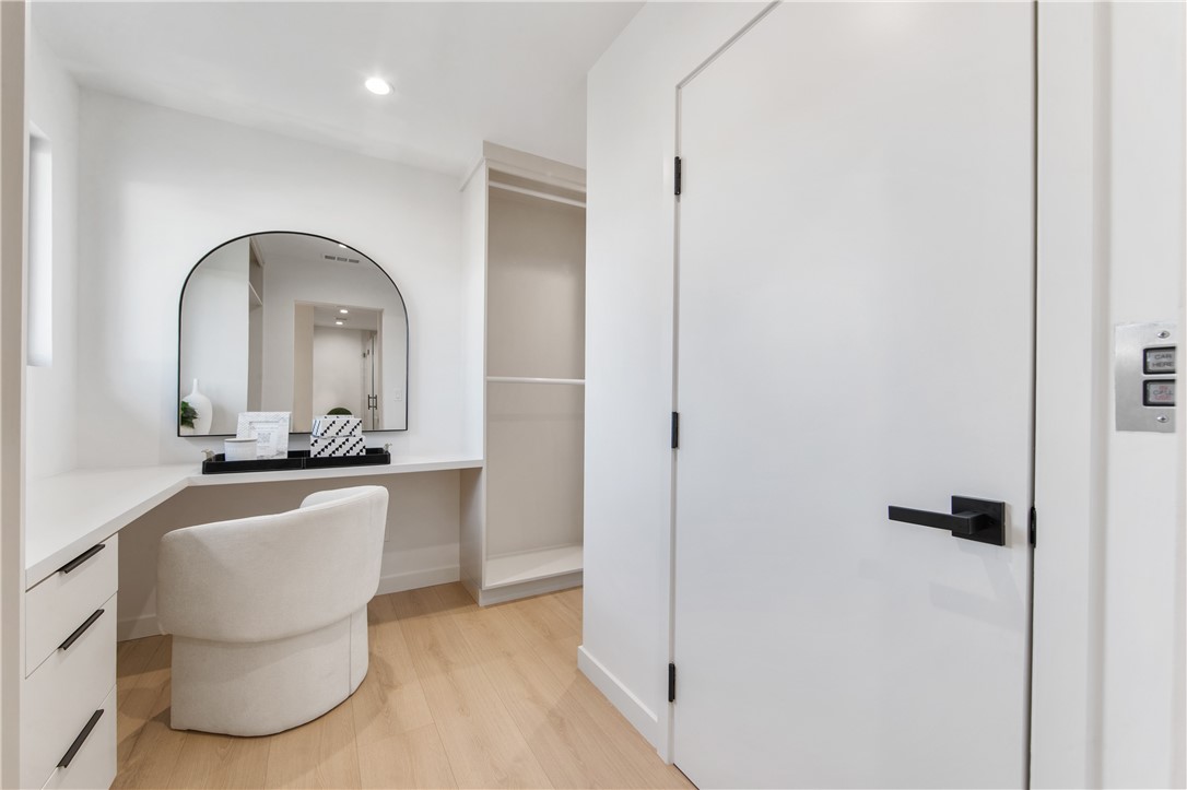 19321 Manor Point Circle