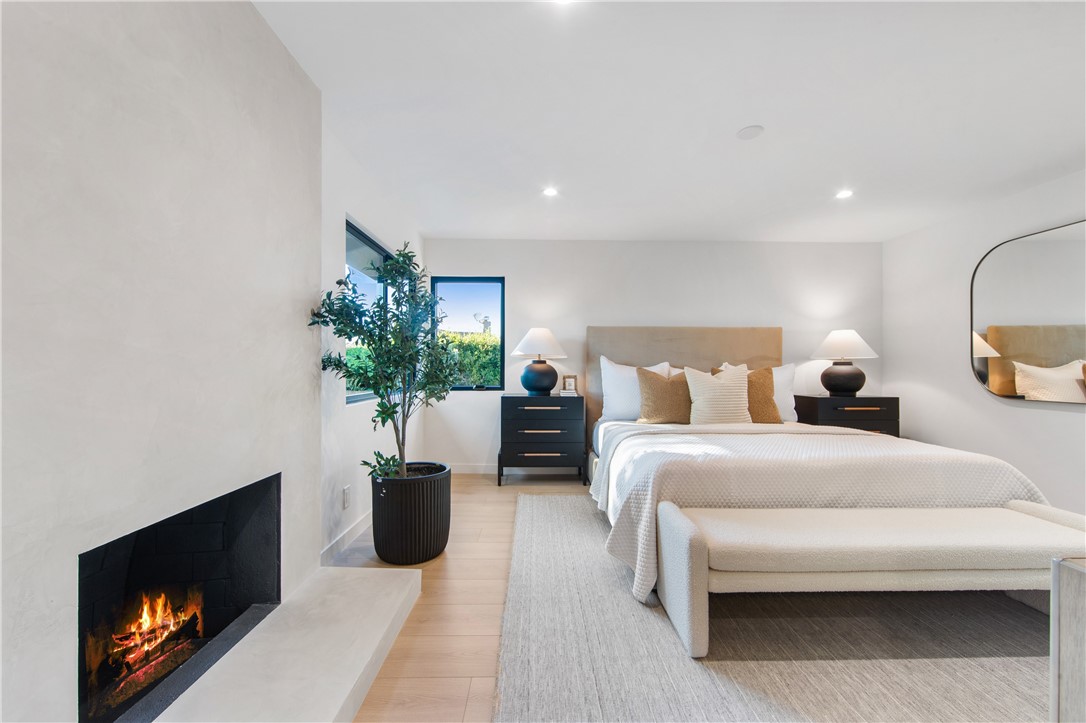 19321 Manor Point Circle