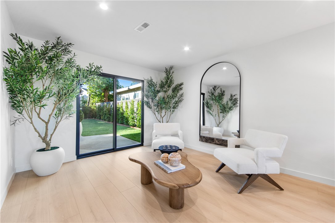 19321 Manor Point Circle